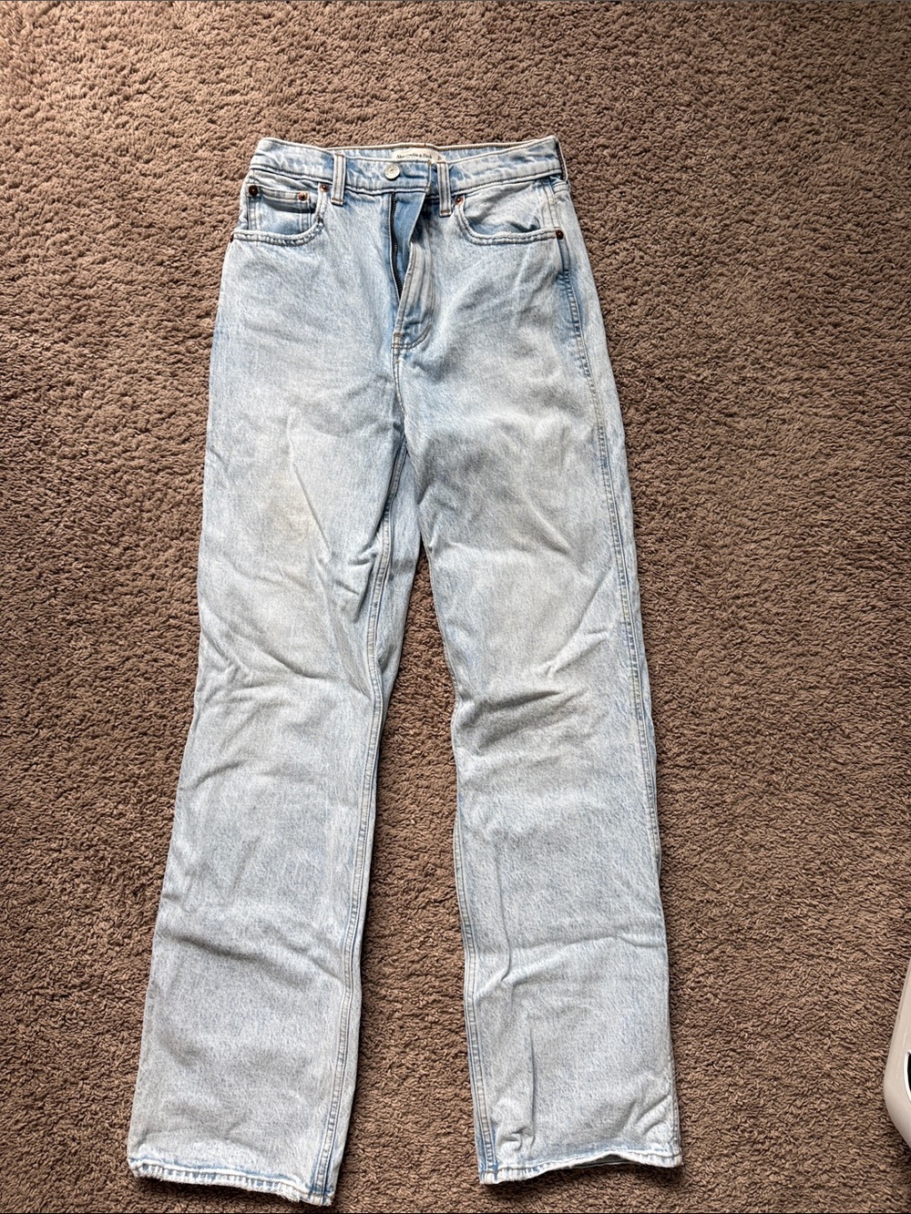 Abercrombie & Fitch 90’s Relaxed Light High-Rise Jeans